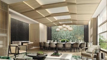 2 restaurantes; se sirven desayunos, almuerzos y cocina china