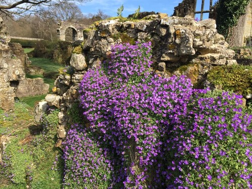  Refurbished historical cottage on the private estate of Slaugham Place Ruins.