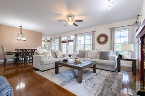 Smart TV, fireplace, video games, DVD player - The Retreat at Paradise Hills | 6BR Lake Front | Dock |Game Room (Dandridge)