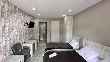 3 bedrooms, internet, bed sheets