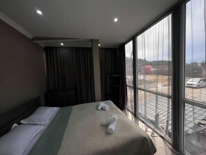 2 bedrooms, internet, bed sheets - Glass House Bakuriani (Bakuriani)