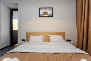 1 多间卧室、上网接入、床单