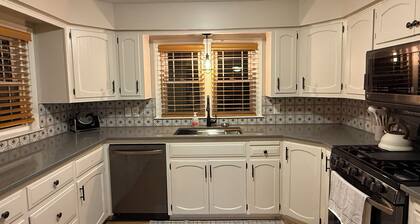 Cozy Retreat in the Heart of Ankeny