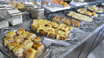 Free daily buffet breakfast