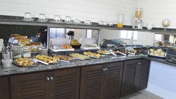 Desayuno buffet incluido todos los días