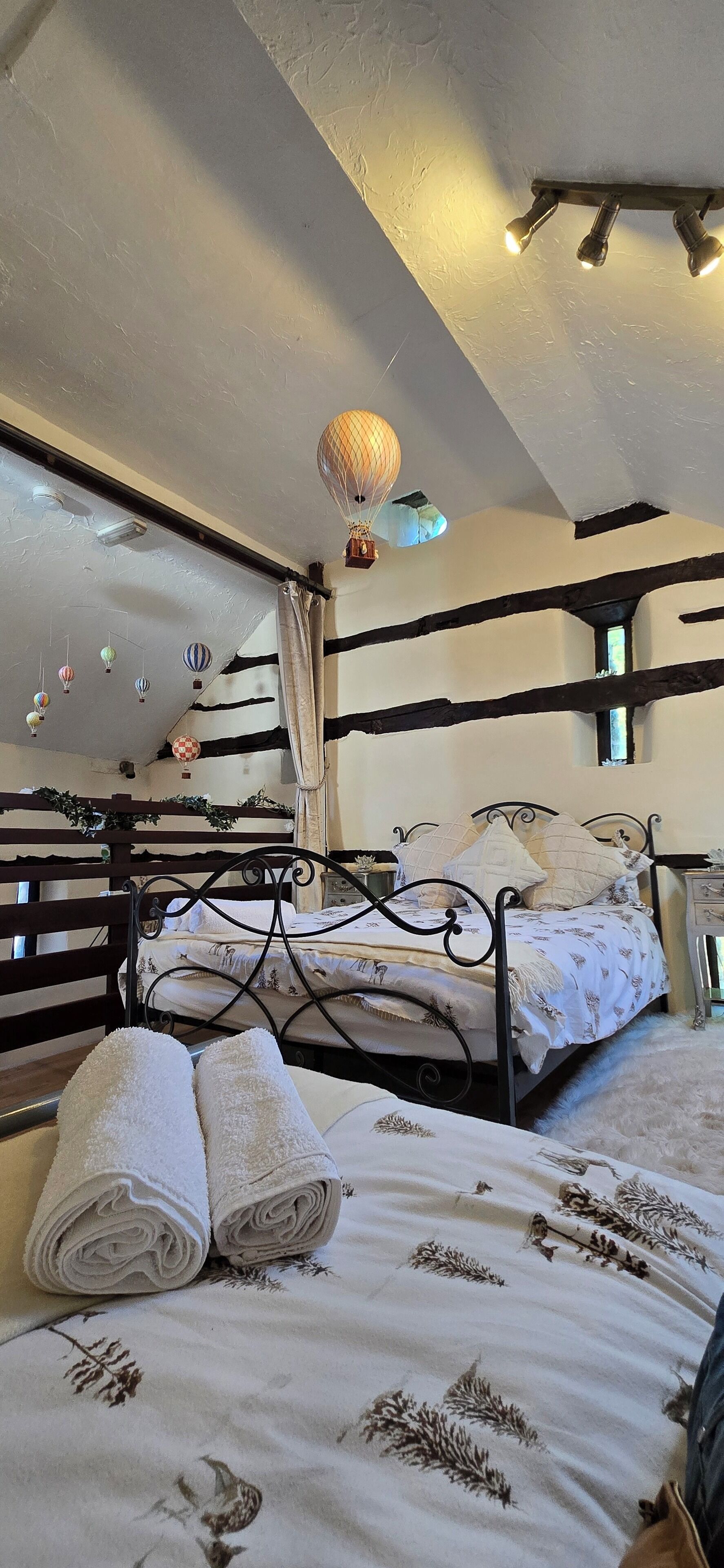 11 habitaciones, tabla de planchar con plancha y cuna de viaje 