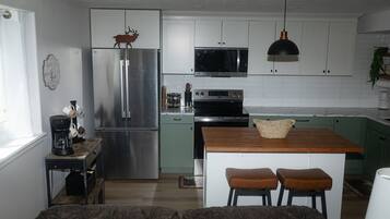 Microonde, forno, piano cottura, lavastoviglie