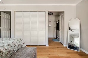 1 bedroom, desk, iron/ironing board, free WiFi - Cozy 1-bedroom condo in cool Tampa with AC, fitness room (Tampa)