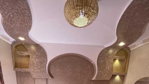 خزنة داخل الغرفة وواي فاي مجانًا