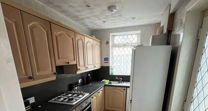 3 bedroom house in a family neighbourhood, suitable for work commute