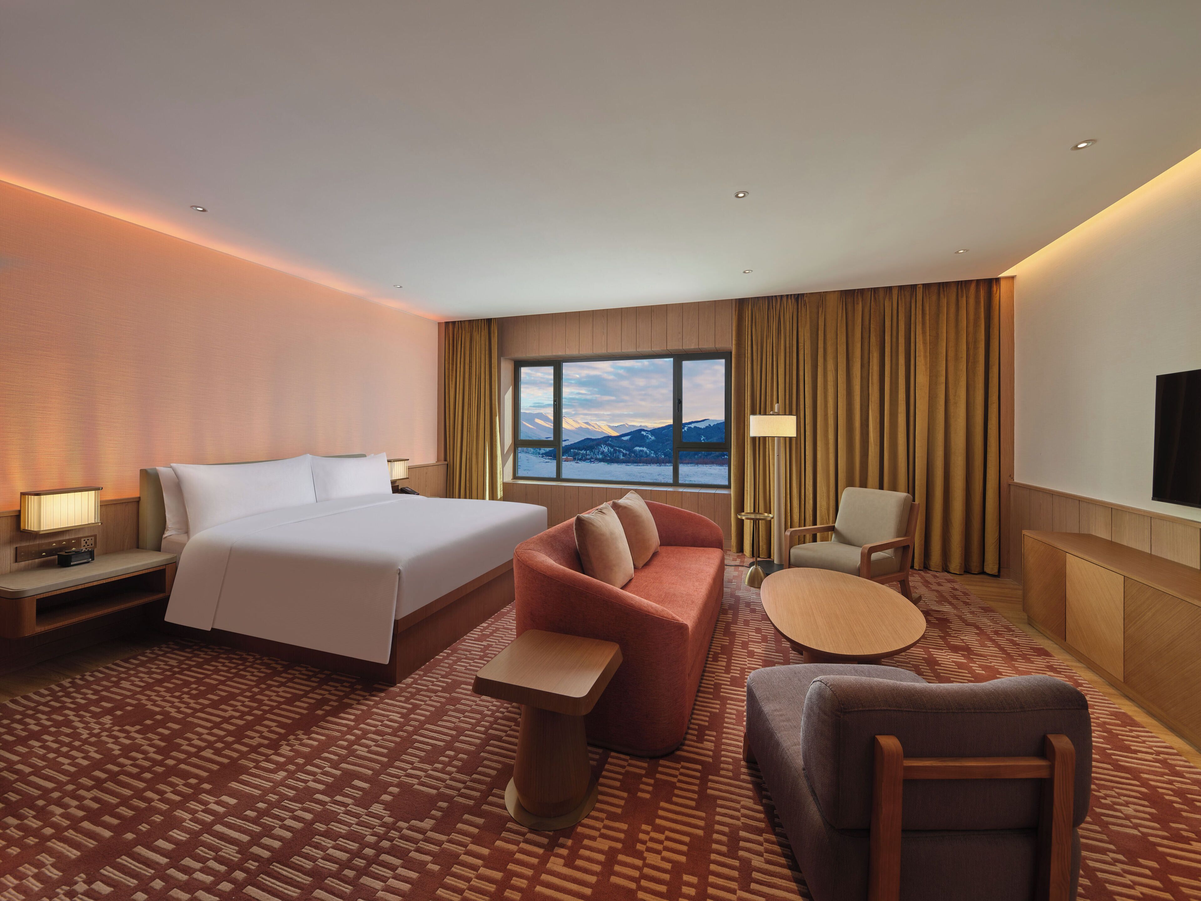 Executive Room, 1 King Bed (Deluxe) | Down duvets, memory-foam beds, minibar, in-room safe