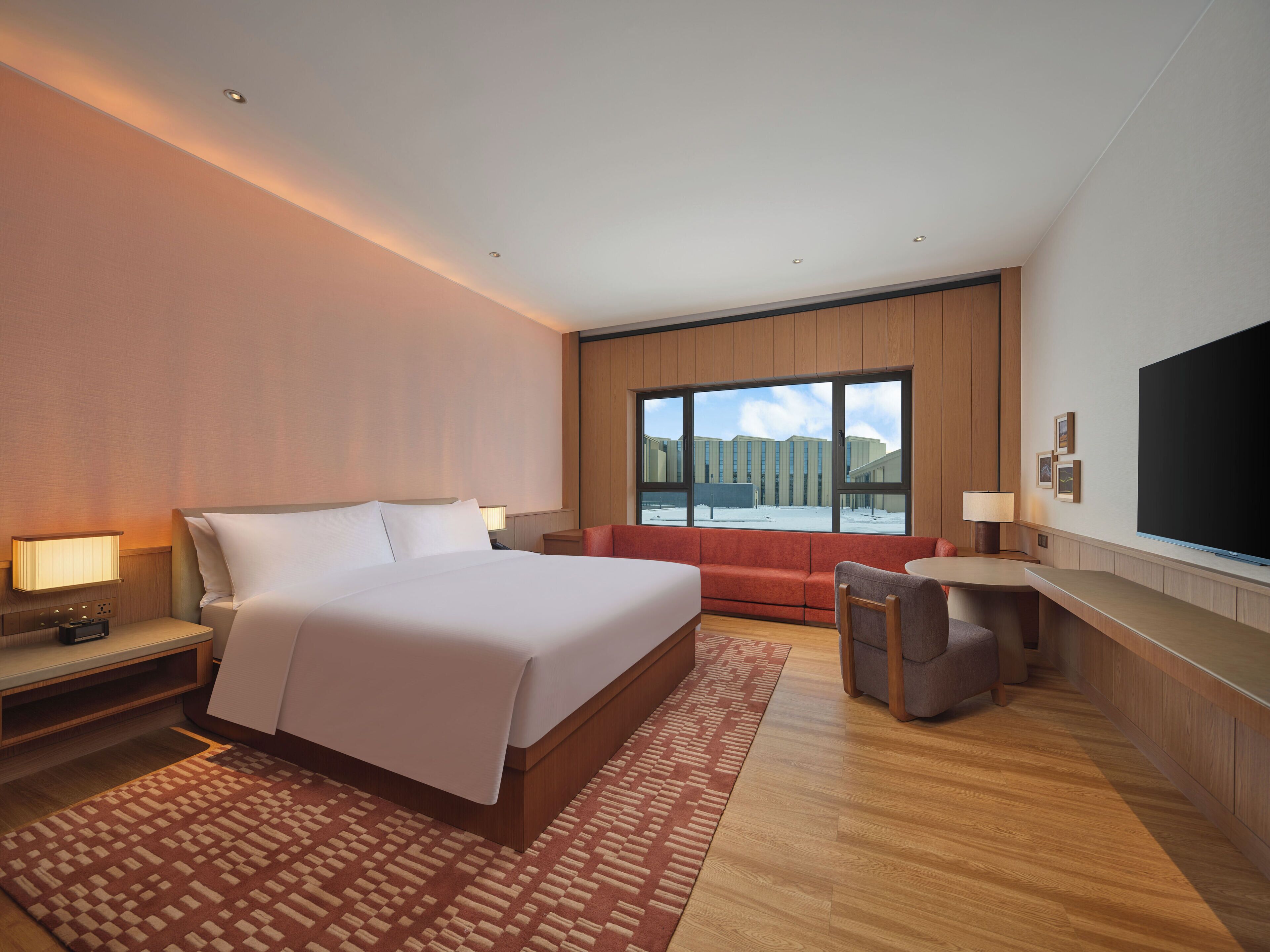 Basic Room, 1 King Bed | Down duvets, memory-foam beds, minibar, in-room safe