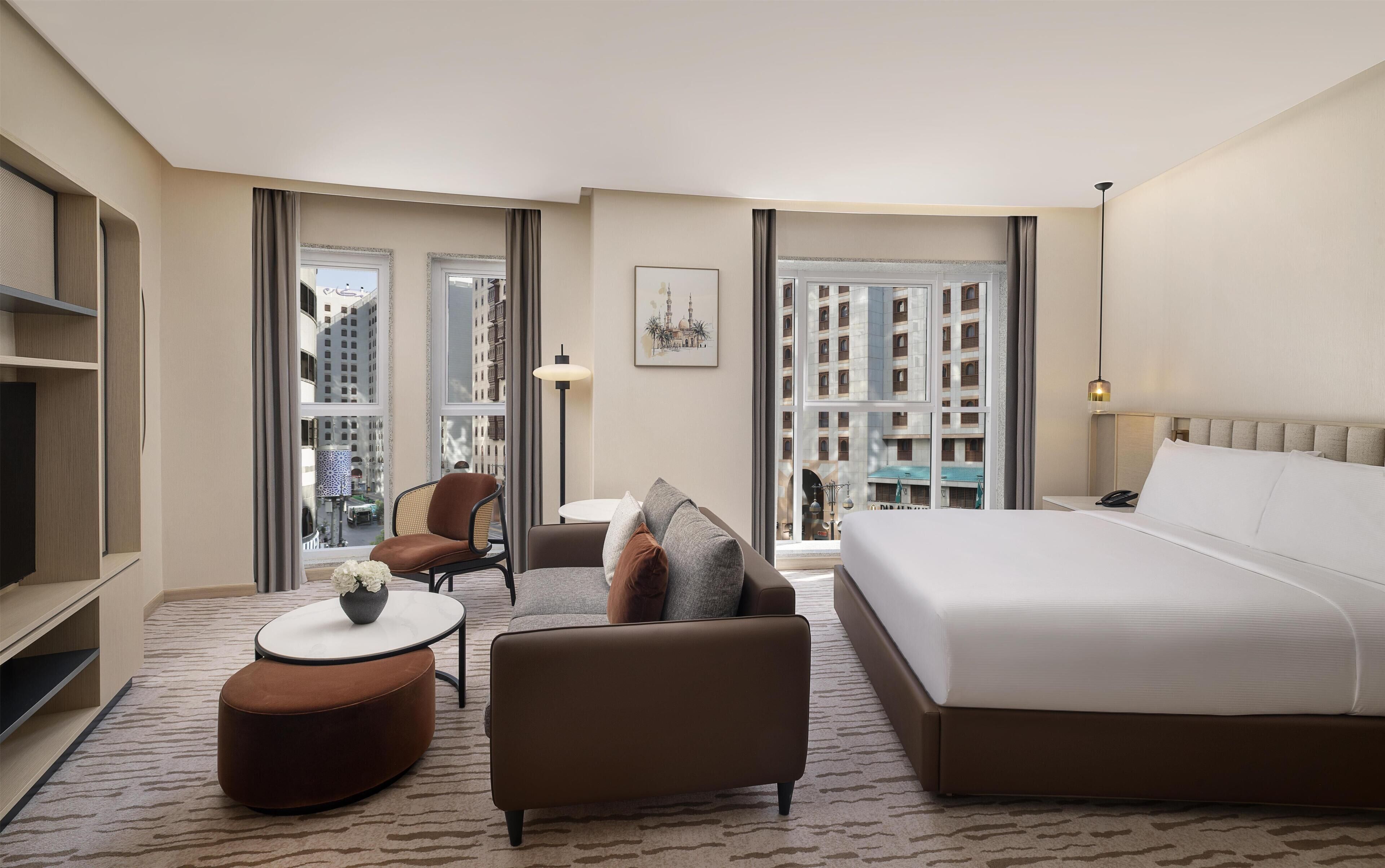 Junior Suite, 1 King Bed (Palm) | Premium bedding, down comforters, Select Comfort beds, minibar