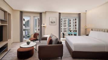 Junior Suite, 1 King Bed (Palm) | Premium bedding, down comforters, Select Comfort beds, minibar