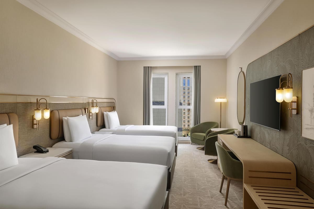 Edredones de plumas, colchones Select Comfort, minibar y caja fuerte