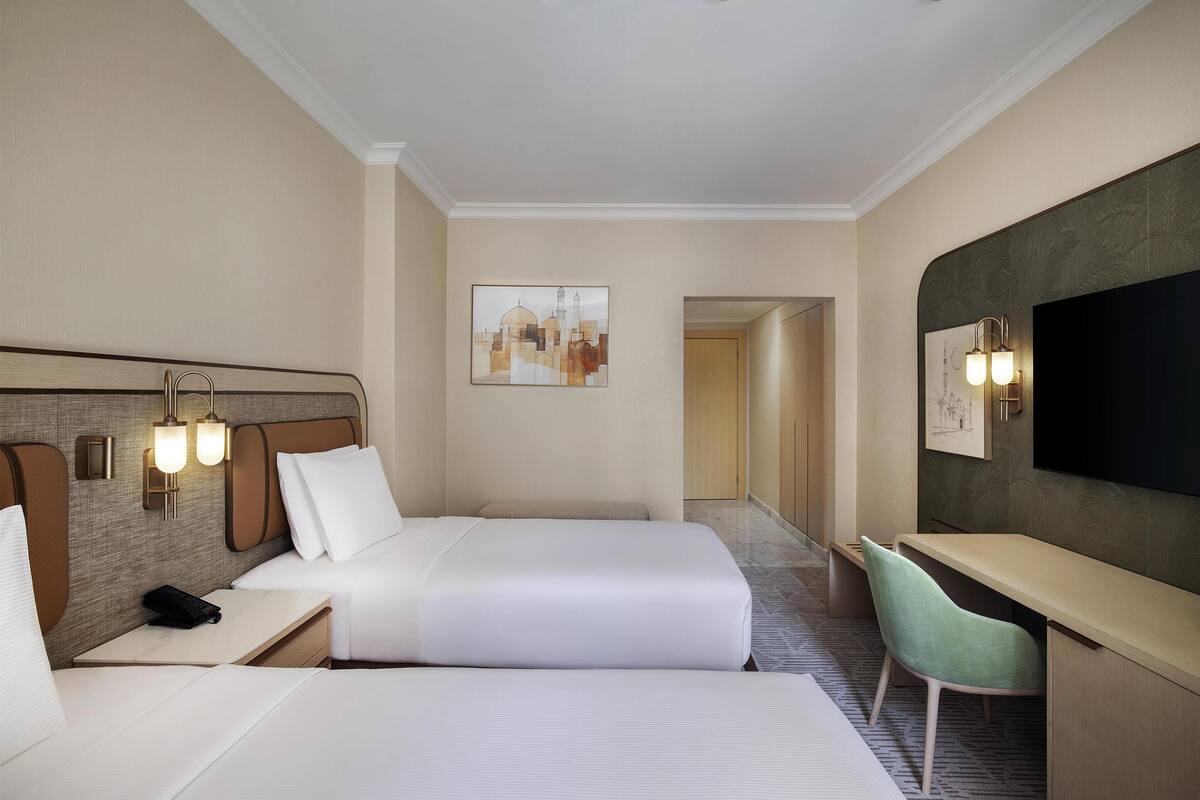 Edredones de plumas, colchones Select Comfort, minibar y caja fuerte