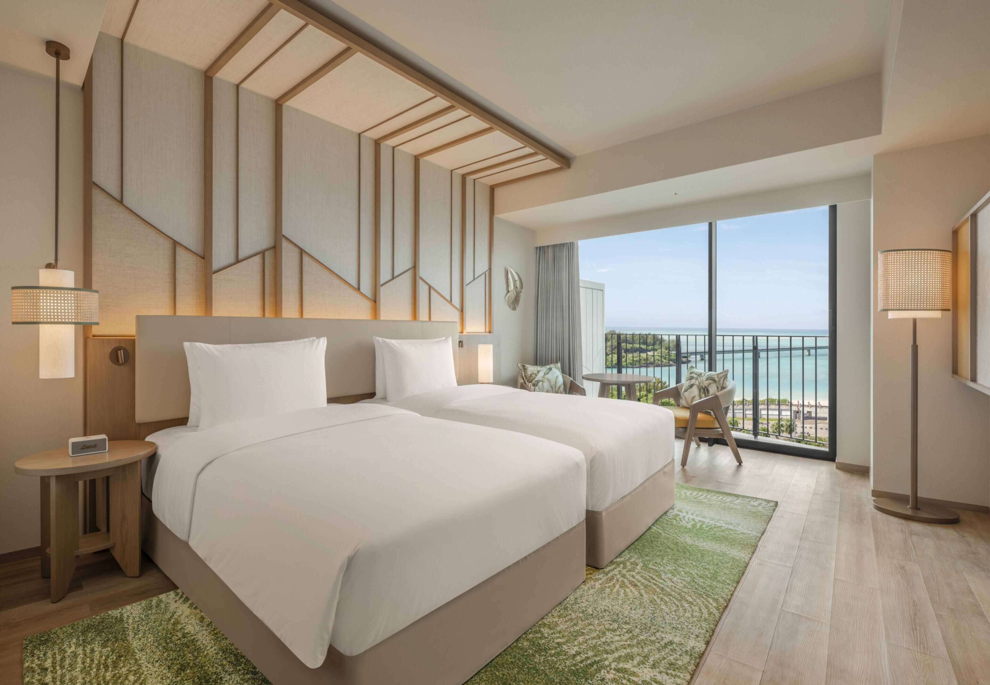 TWIN DELUXE ROOM OCEAN VIEW | Minibar, in-room safe, desk, blackout drapes