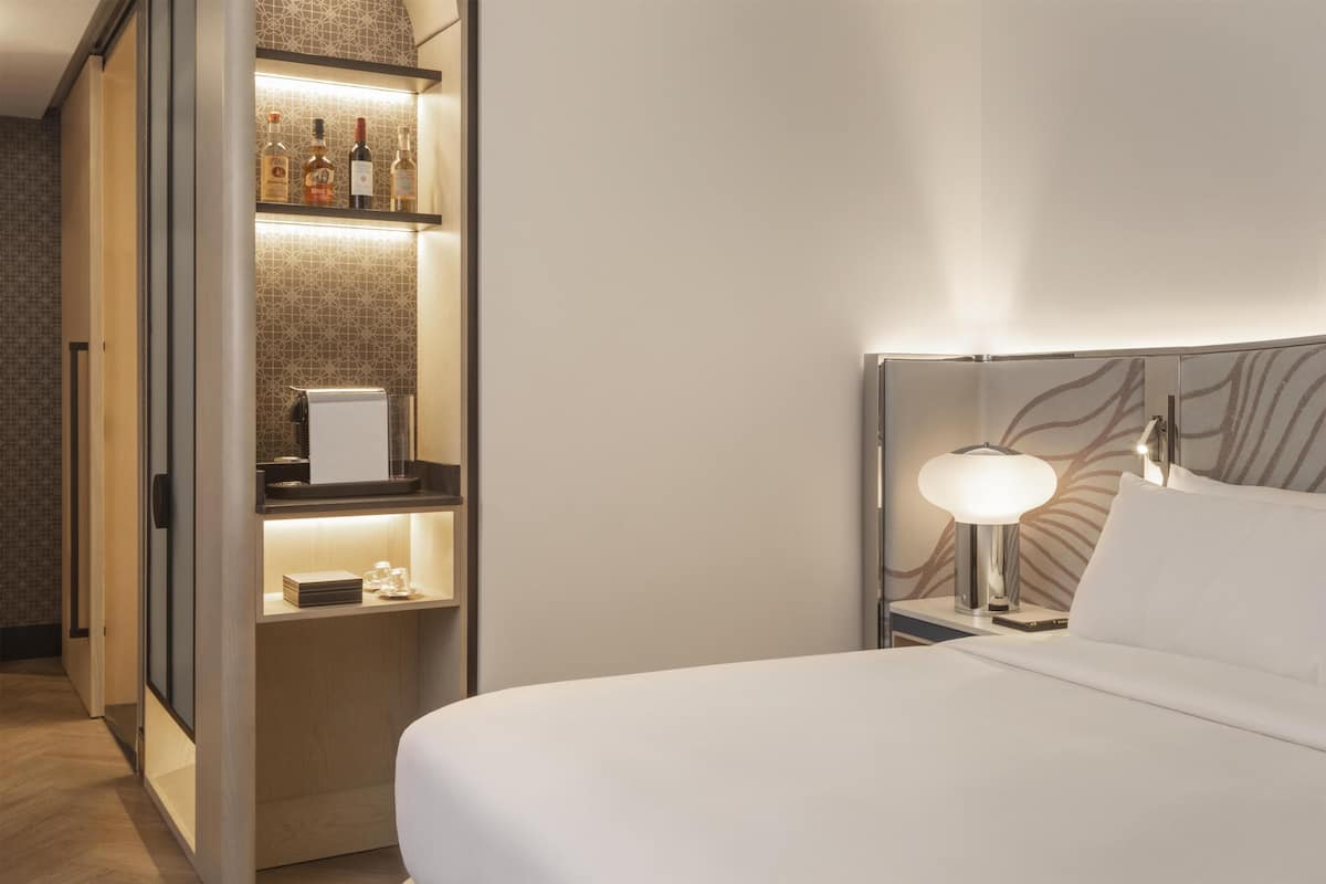 Egyptian cotton sheets, premium bedding, pillowtop beds, in-room safe