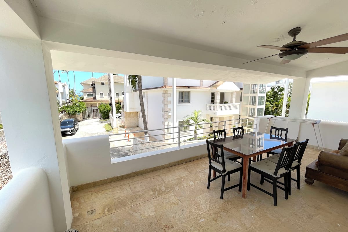 Apartamento, 2 quartos, sacada | Sacada