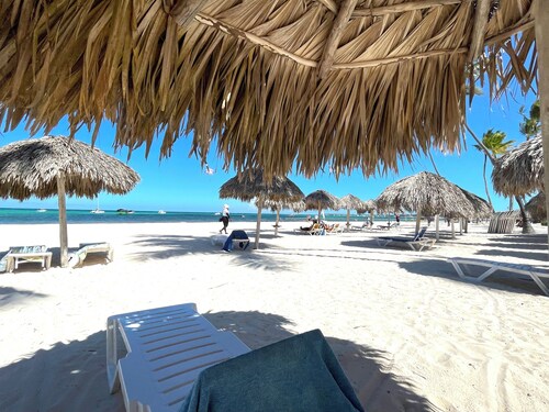 BAVARO SEASIDE Villas BEACH HOTEL & SPA