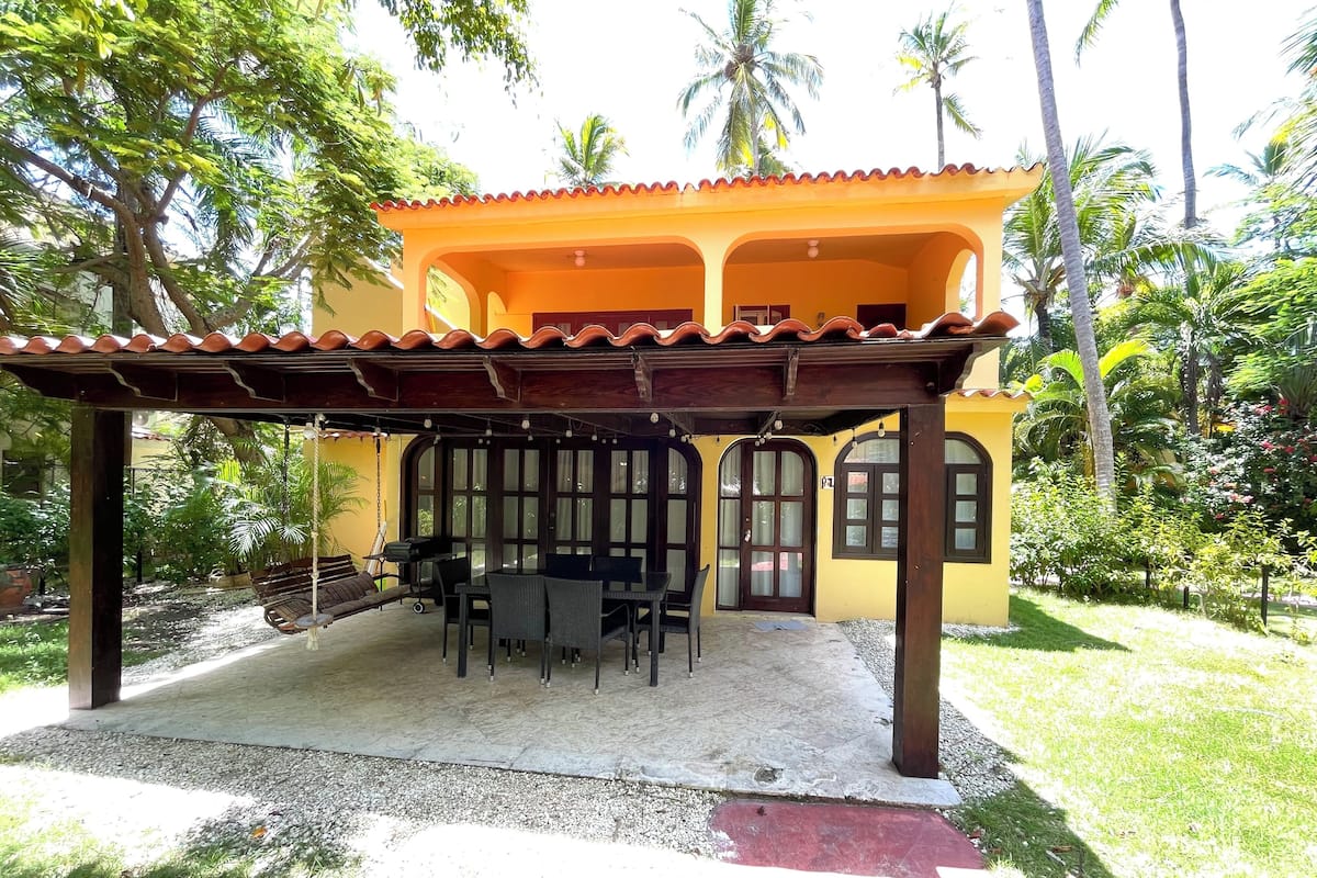 Vila, terraço, no jardim | Terraço/pátio
