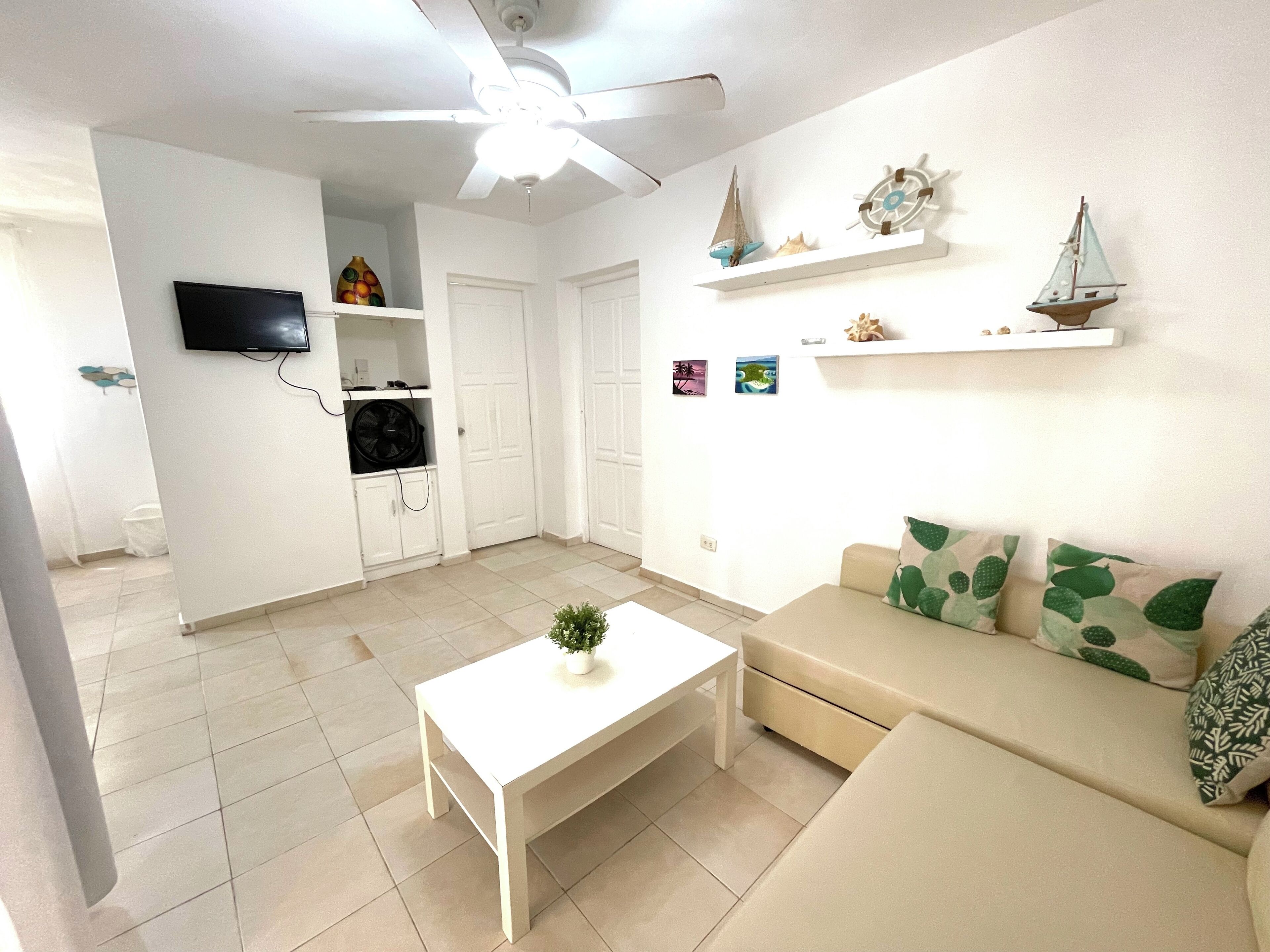 Huvila, 1 makuuhuone, näköala puutarhaan | Oleskelualue | LCD-televisio