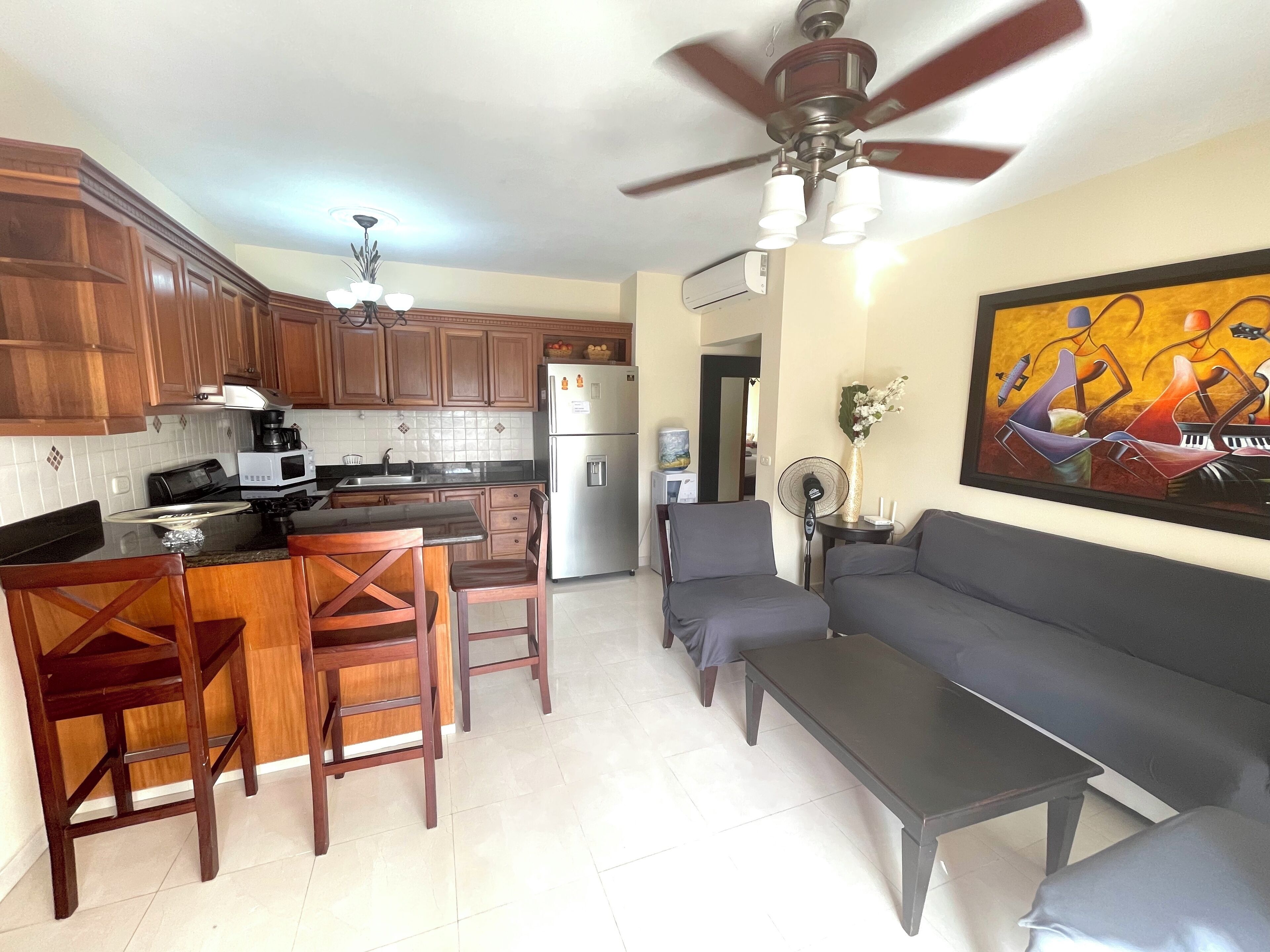 Huoneisto, 2 makuuhuonetta, näköala uima-altaalle | Oleskelualue | LCD-televisio