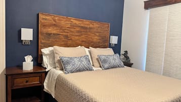 Classic House, Lake View