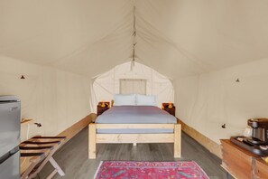 Familie tent, 1 slaapkamer | Verduisterende gordijnen, een strijkplank/strijkijzer, gratis wifi