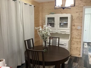 Dining - Lovely totally renovated 3-bedroom house with charm and comfort in Rainsville AL (Rainsville)