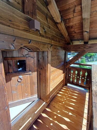 "NEW"  Mazot Marguerite at the foot of the piste