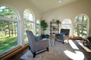 المنشأة من الداخل