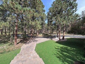 المنطقة المحيطة بالمنشأة