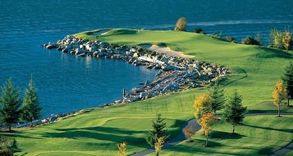 Hilltop Retreat - Private Entrance & Parking