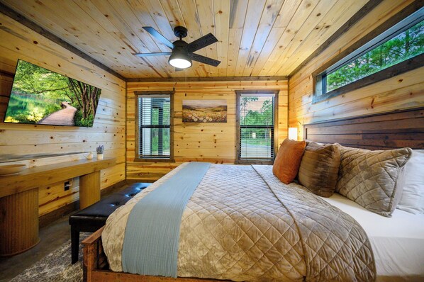 2 soverom, strykejern/-brett, internettilgang og sengetøy