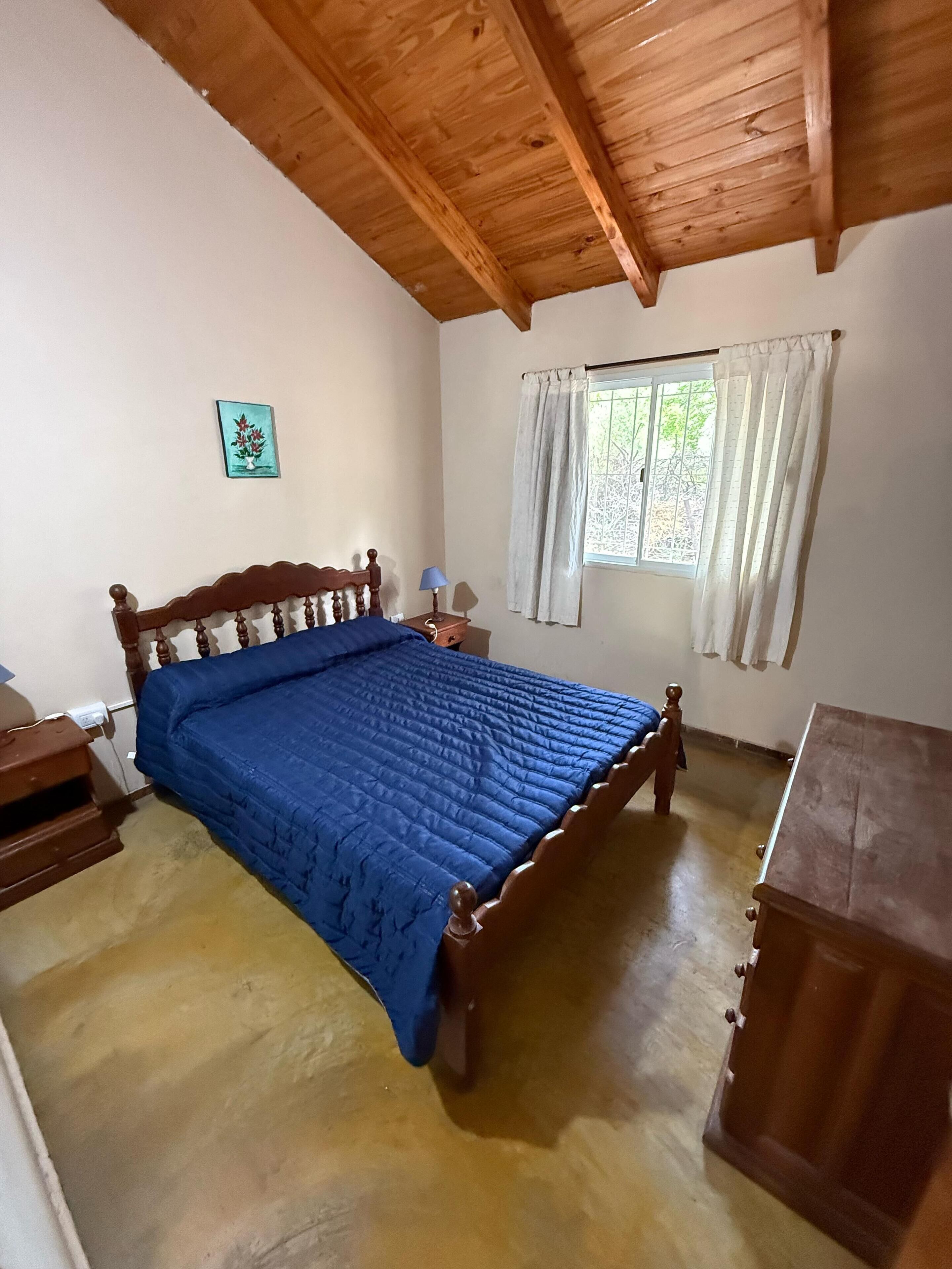 Espacio para trabajar con laptop y wifi gratis 