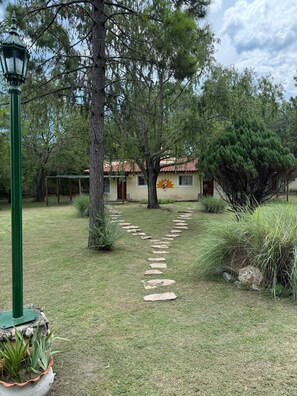 Garden - Cabañas Sol Mediterraneo (Cosquín)