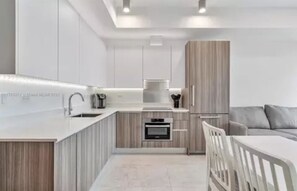 Oven, stovetop, dishwasher