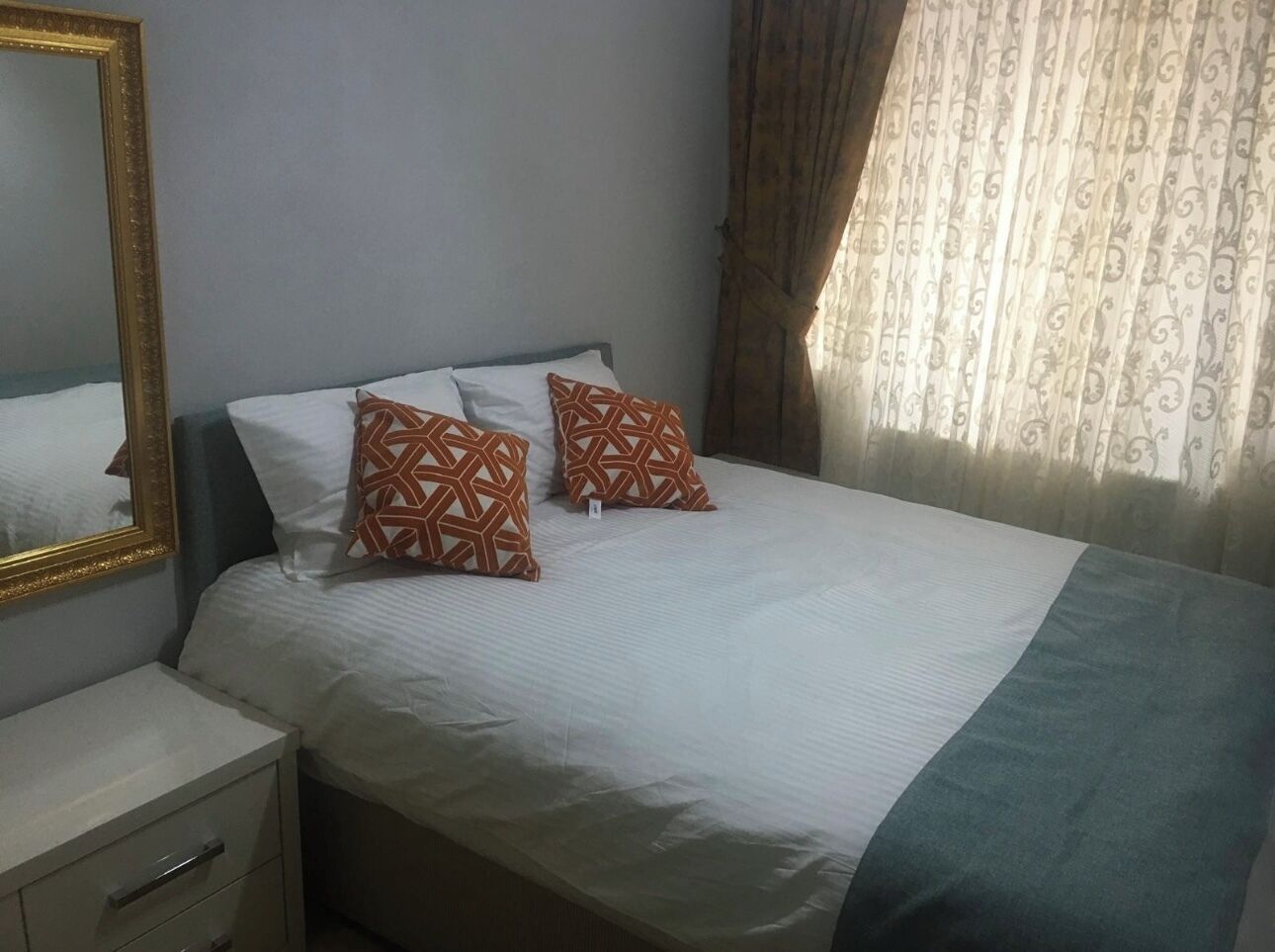 8 bedrooms, iron/ironing board, WiFi, bed sheets