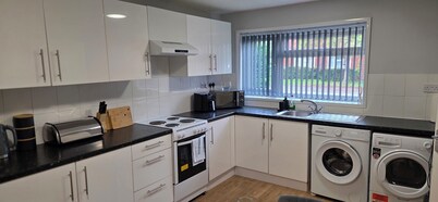 Langcliffe House - 3 bed - Sleeps 5 - Wifi/Parkin/Garden