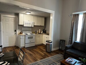 Micro-ondes, four, plaque de cuisson