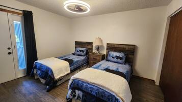 2 bedrooms, WiFi, bed sheets