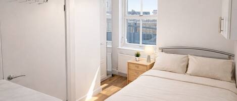 1 bedroom, iron/ironing board, internet, bed sheets