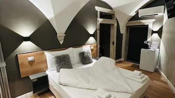 WiFi, bed sheets