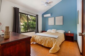2 slaapkamers, een strijkplank/strijkijzer, gratis wifi, beddengoed