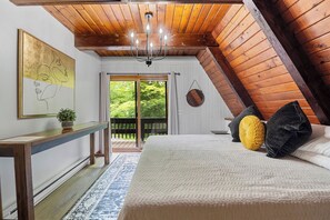 4 bedrooms, iron/ironing board, free WiFi, bed sheets - Rustic A Frame Cabin. Nature retreat on 4 acres! 15 minutes from 3 waterfalls (LaFayette)