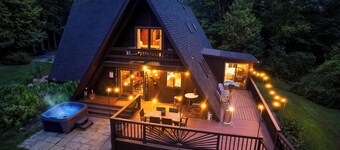 Rustic A Frame Cabin. Nature retreat on 4 acres! 15 minutes from 3 waterfalls