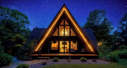 Rustic A Frame Cabin. Nature retreat on 4 acres! 15 minutes from 3 waterfalls