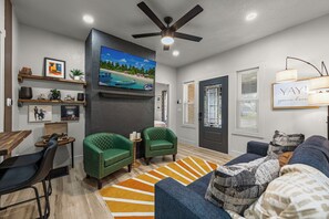 Smart TV, books, stereo