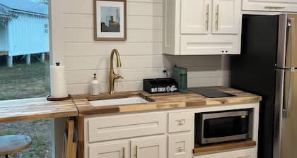 Luxury Tiny Home in the Country - 20 min to Downtown Auburn!